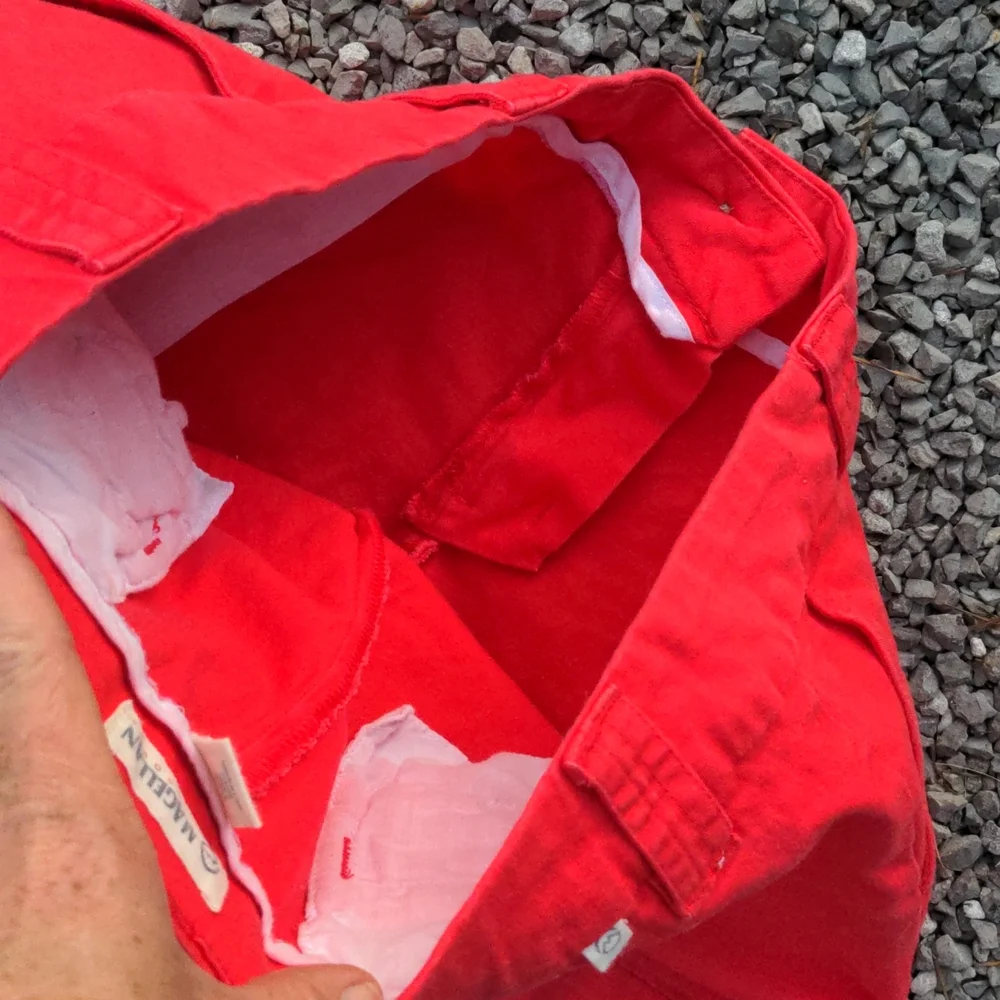 Magellan Outdoors Poppy Red Cotton/Spandex Chino Shorts w/ Tortoise Shell Button - Picture 12 of 12